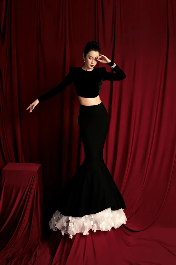 李冰冰的紅毯造型。翻攝李冰冰工作室微博