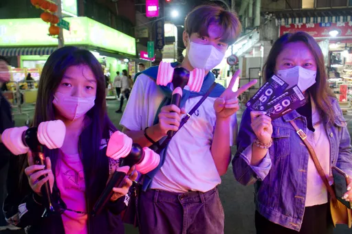 來高雄聽五月天阿妹大港Sing A Song 商圈夜市優惠券連12天發送