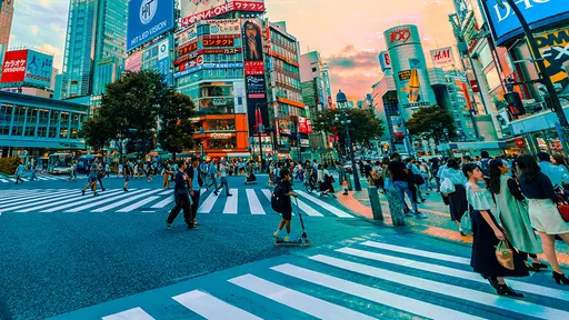 開車邊露鳥嚇女學生 日本「春天來了」街頭裸露事件大爆發