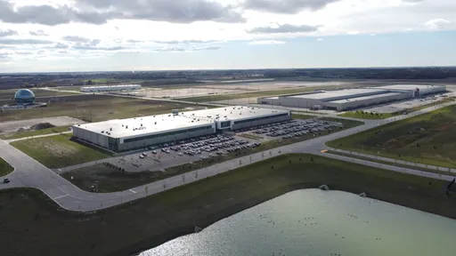 鴻海攜手WEC打造威州太陽能發電 1年減少1200噸二氧化碳排放