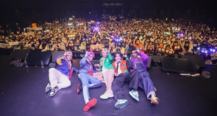 ALL IN 5演唱會吸引滿場粉絲。必應創造提供