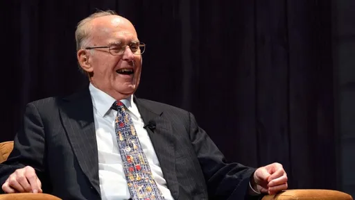 半導體黃金法則「摩爾定律」發明人辭世　英特爾共同創辦人享壽94歲！