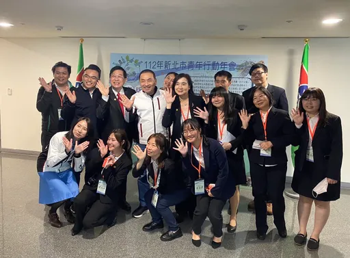 新北優秀青年表揚大會登場 侯友宜勉勵發揮所長貢獻社會