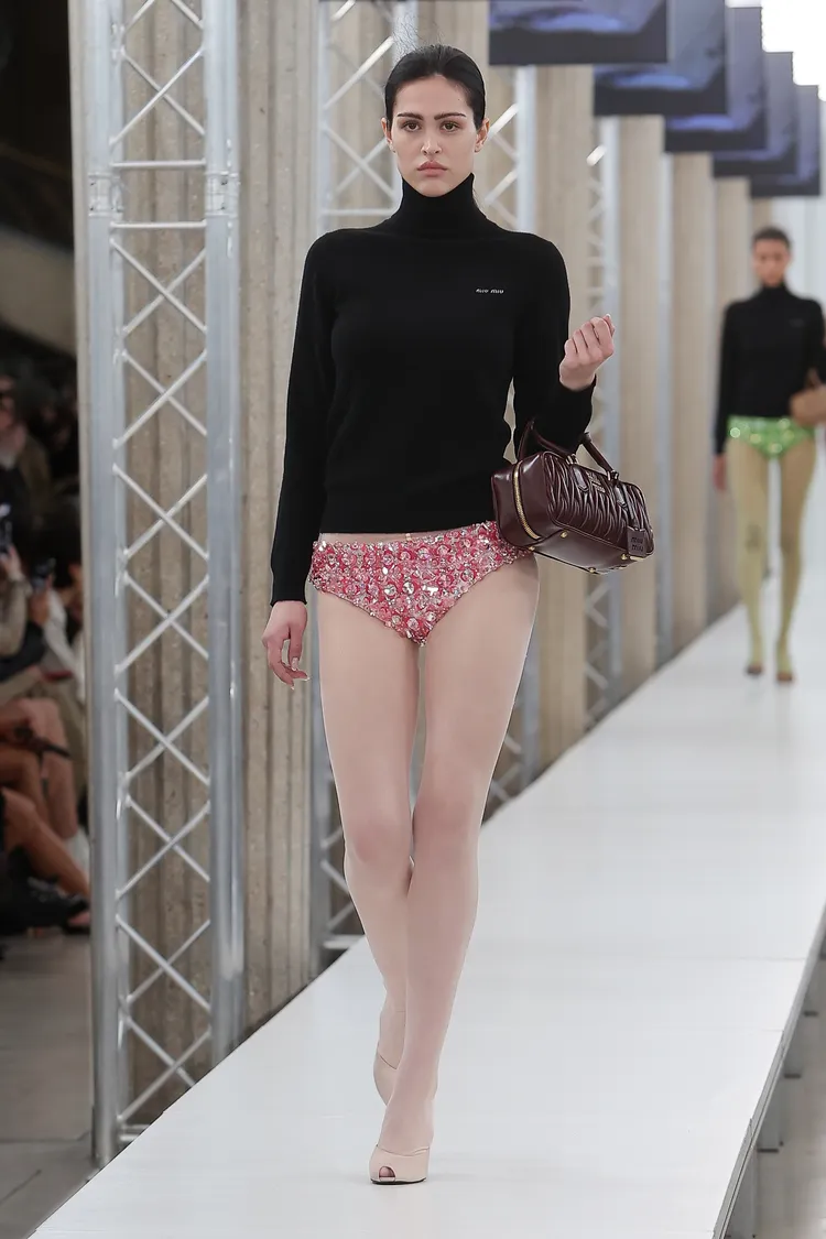 MIU MIU 2023秋冬大秀。品牌提供