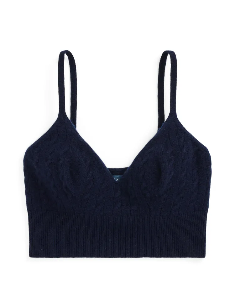 微風信義店獨家販售款針織麻花背心，5580元。品牌提供