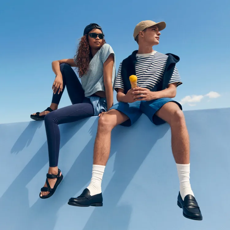 寬版條紋T恤(五分袖)售價790元。業者提供