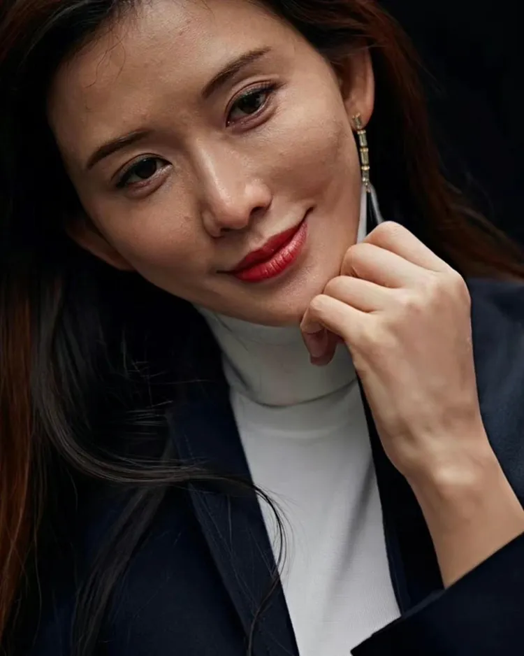 林志玲疑似未修圖廣告照外流。翻攝JIMMYs動畫劇場微博