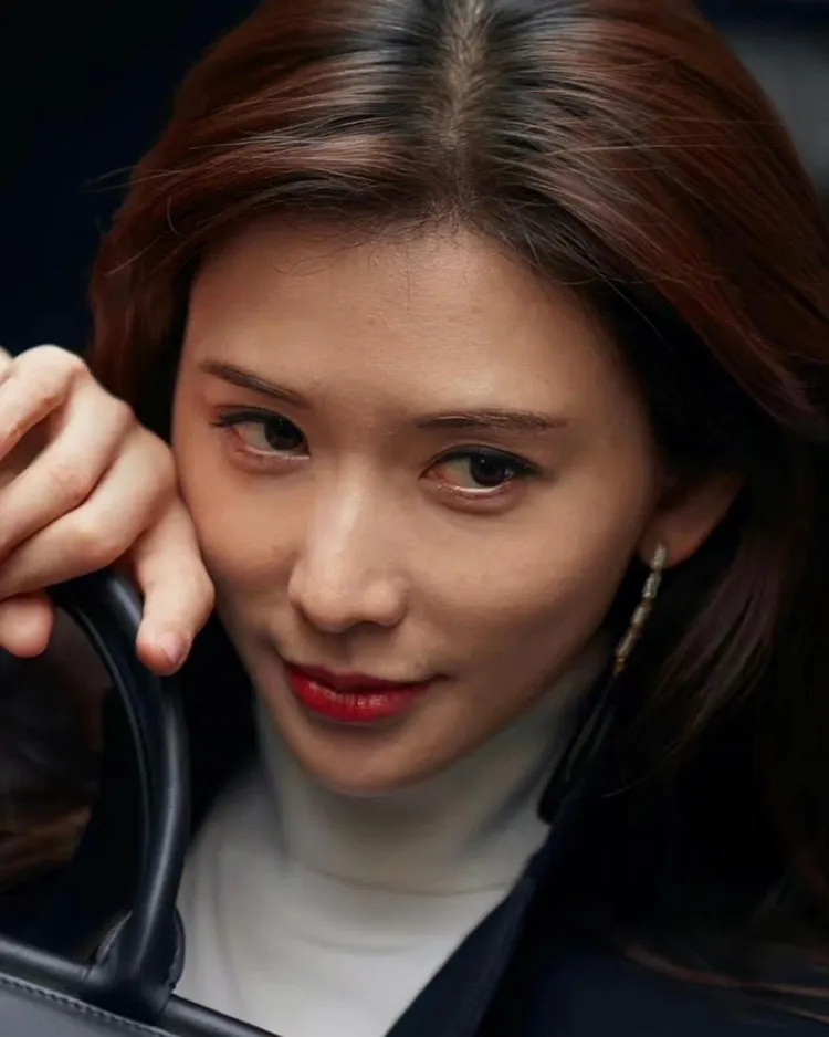 照片上清楚看到林志玲皮膚狀態。翻攝JIMMYs動畫劇場微博