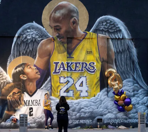 Kobe遗体遭警消拍照流传 遗孀获洛杉矶县天价赔偿