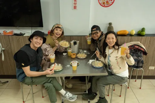 況明潔《花甲》觸景傷情淚崩　范少勳徒步環島行經嘉義感動未婚妻相伴