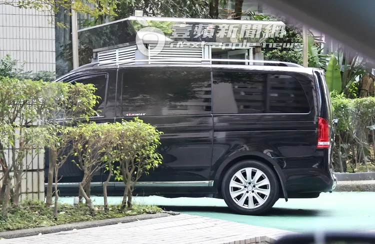 最後座車駛回信義區住家。特勤中心攝