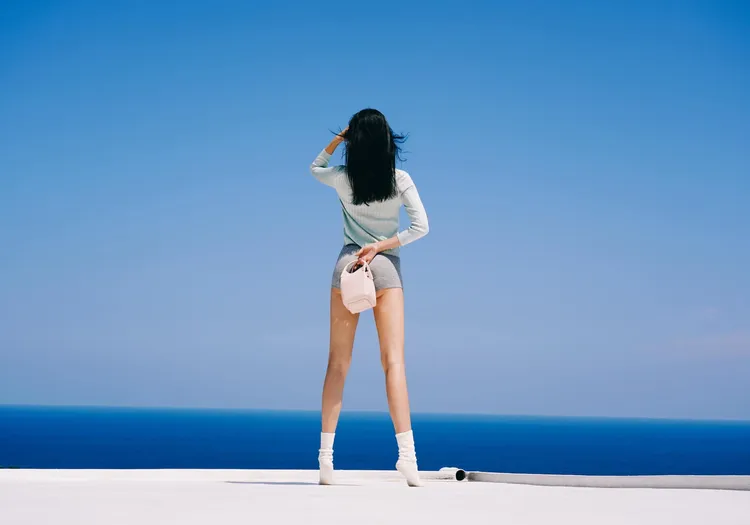 隋棠曬出自己前往台東旅遊的辣照，一雙逆天長腿相當吸睛，不過粉絲們卻狂盯著隋棠「犯規的屁股蛋」。翻攝《隋棠 Sonia Sui》粉絲頁