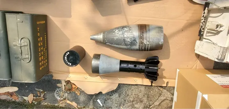 82迫砲彈藥及彈藥箱。翻攝畫面