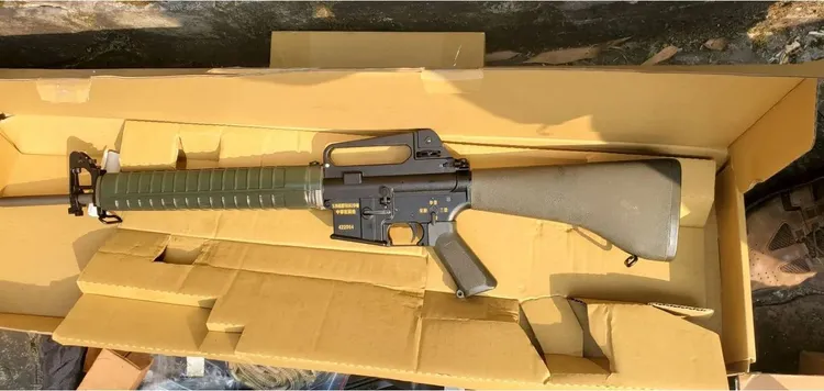 65K2式步槍雖經鑑定疑係操作槍，但槍枝零件疑由軍隊流出。翻攝畫面