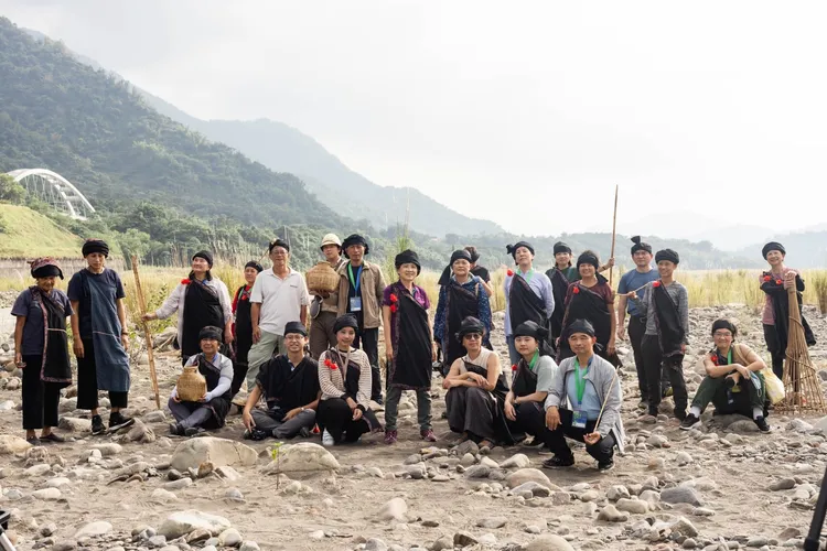 高雄獨立書店讀冊漫遊，鼓勵書店辦理實體選書選物主題導讀，推廣作家作品、深化閱讀風氣。文化局提供