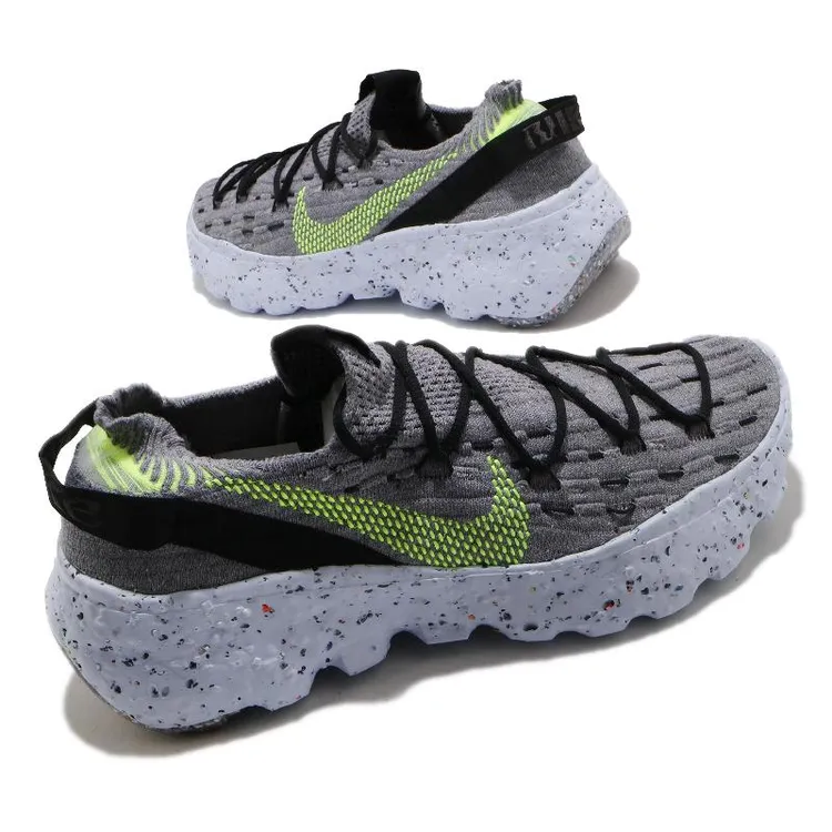 NIKE SPACE HIPPIE 04鞋面75%使用再生物料材質，特價1780元，下殺4折。