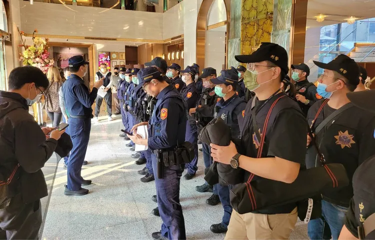 中正二警分局與刑大進行警力部署。翻攝畫面