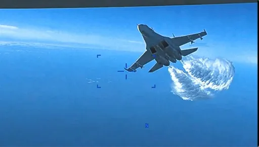 撞擊瞬間曝光！俄蘇27與美「死神」空中對峙　美軍公布影片