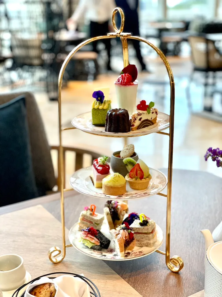 周一至周五下午1點到3點提供1080元+10%雙人英式下午茶。曾仲葳攝