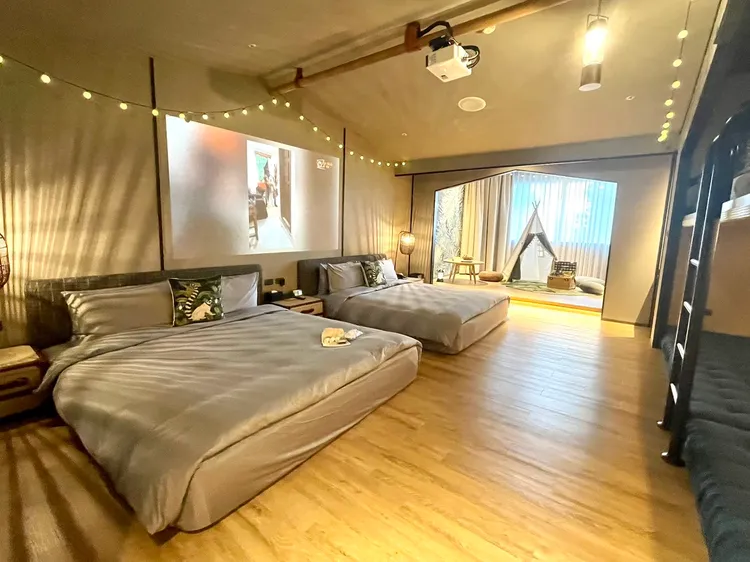 17坪、兩大床+兩小床的「悅來寰宇探索客房」。曾仲葳攝