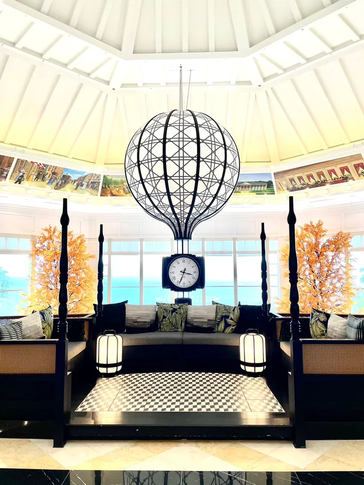 悅來特別推薦熱氣球正面的沙發位置，這可是熱門網美打卡點。曾仲葳攝