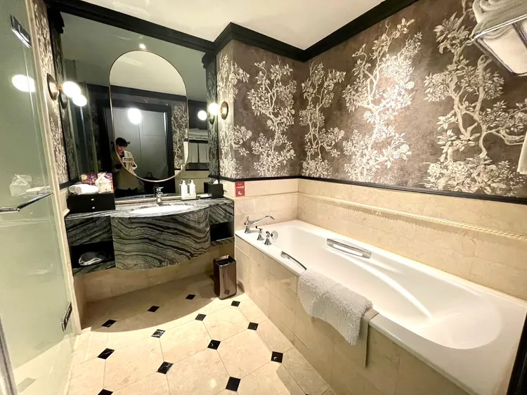 11坪、兩張中床的「發現庭園客房」。曾仲葳攝