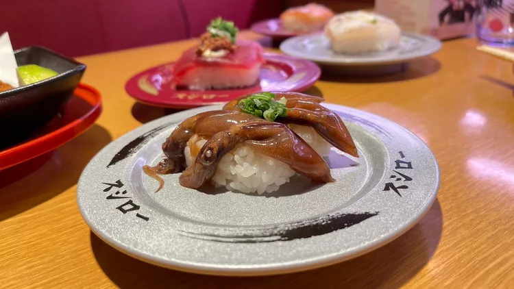 富山灣產沖漬螢烏賊。業者提供