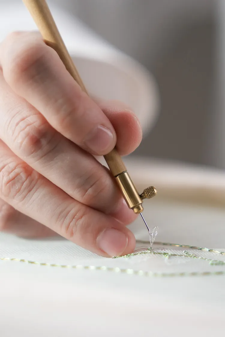 蝴蝶結裝飾做工精細。品牌提供