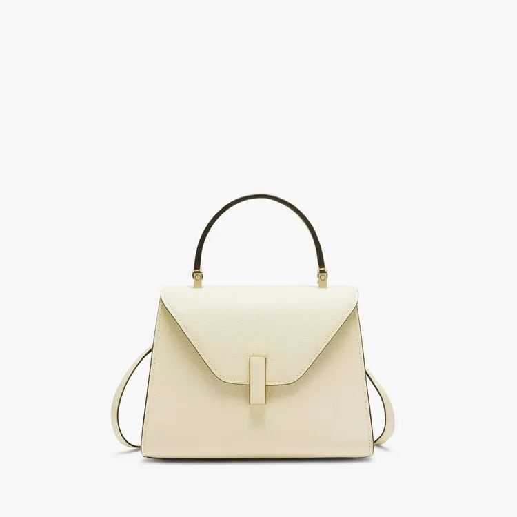 Valextra Iside迷你手提包，12萬5000元。品牌提供