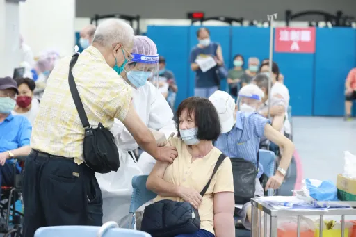 藥局蹭疫情財!涉誘投資人吸金上億元 夫婦羈押禁見