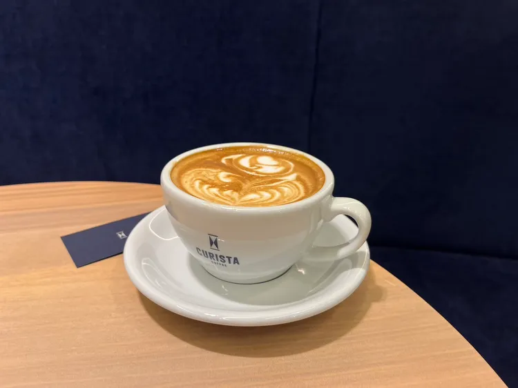 店內首推3款招牌品項，包括：單品手沖藝伎、單品1+1以及西班牙拿鐵。業者提供