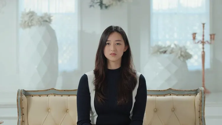 葉萱勇敢露面，站出來指控鄭明析惡行。翻攝Netflix