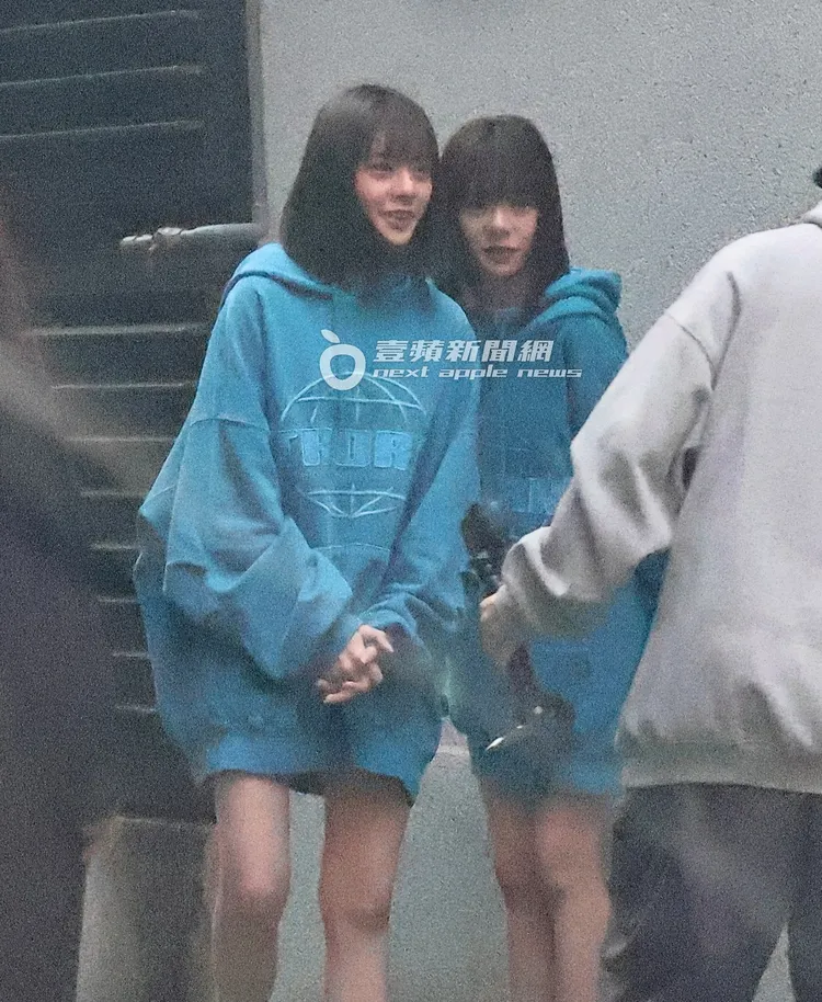 接著兩姊妹開始讓攝影拍照。特勤中心攝