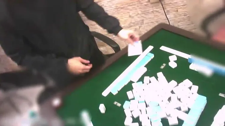 警方查獲賭客以籌碼兌換現金。蘆洲警分局提供