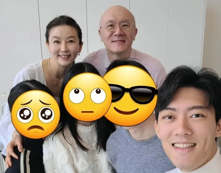 全宇元（右一）是全斗煥次子全在庸（後排右一）的兒子。翻攝Youtube/Jamie Chun