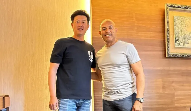 王建民今和昔日戰友李維拉合照。  悍創提供