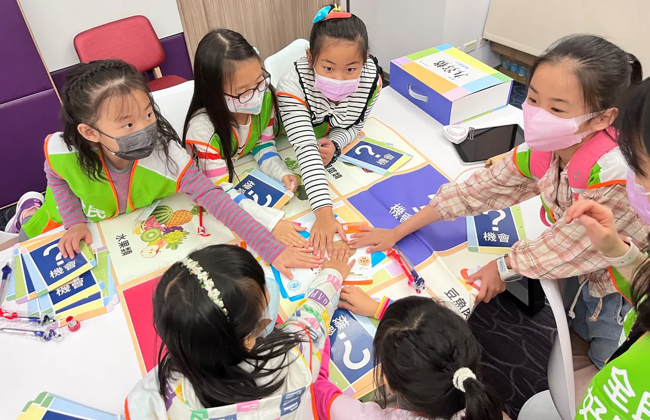 「好健康小學堂」課程旨在讓國小學童藉由趣味式闖關活動,建立正確的健康觀念。業者提供