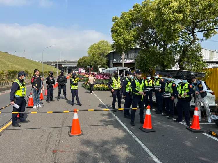 新北警方對於地方角頭母親公祭嚴陣以待。警方提供