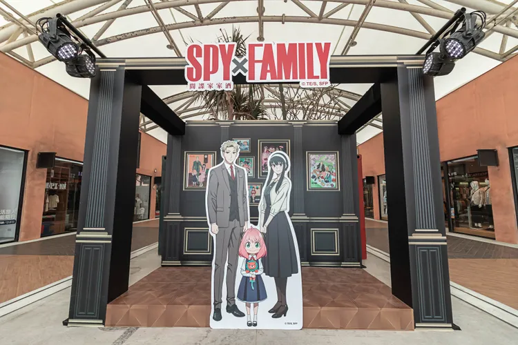 台中港店打造《間諜家家酒SPY×FAMILY》線索洗相館。業者提供