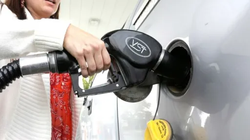 晚一點加油！　明起汽、柴油各降0.1元及0.2元