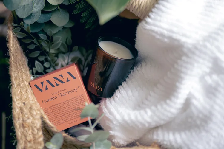 北歐花園香氛蠟燭，65g／880元、250g／1480元。品牌提供