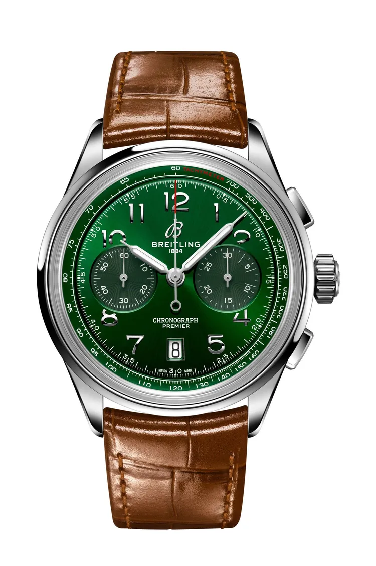 Premier B01 Chronograph 42精鋼計時腕錶，綠色面盤搭配金棕色鱷魚皮錶帶款，26萬7000元。品牌提供