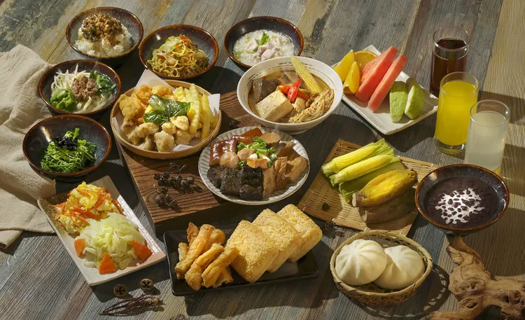 桃園高爾夫俱樂部.悅華大酒店陽光咖啡廳自助式宵夜。業者提供