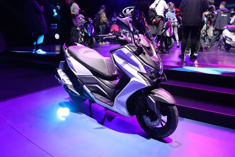 DTX CT以前移的後視鏡位置加添休旅風格，同時提供清晰後方視野。林浩昇攝