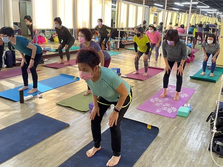 高雄市勞工大學將開語言、花藝與法律等課程，3/11起受理報名。讀者提供