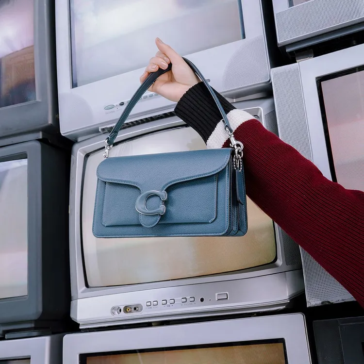 Tabby系列包款。品牌提供