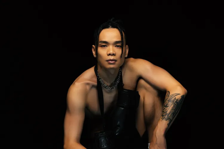 饒舌歌手Barry Chen今談及與老友蝦味先的相處點滴。華納音樂提供