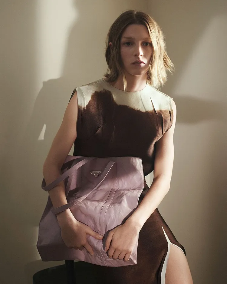 她被稱作是「全世界最美跨性別女模」。翻攝hunterschafer IG