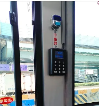 公車下車鈴被裝「神祕黑色小盒子」！　內行人揭這樣操作：學起來超好用
