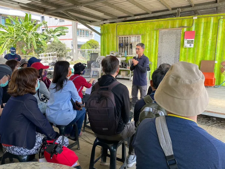 李法憲農場常舉辦生態食農教育活動。圖為與慈心基金會合辦植樹活動 李法憲提供